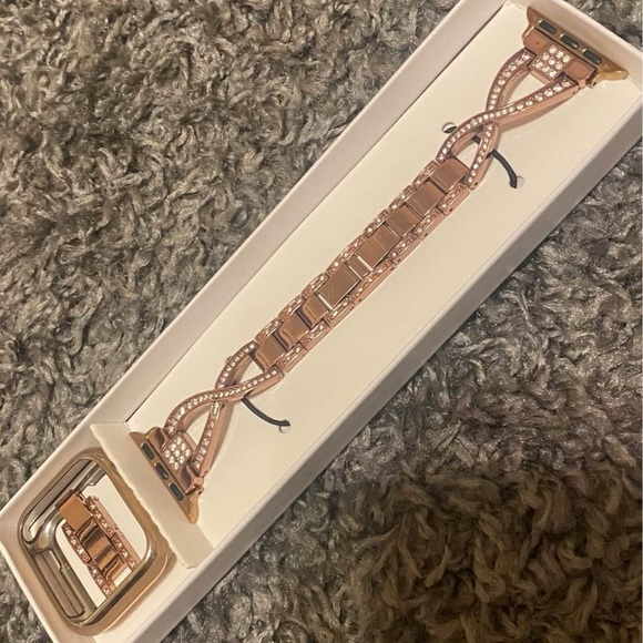 Apple Watch SE - Picture 2 of 3